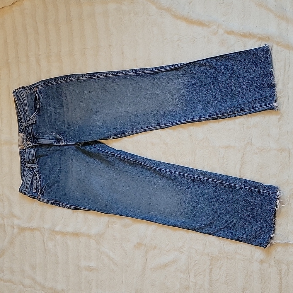 EUC Free People Distressed Boyfriend Jean 29 / 28 👖 Raw Hem